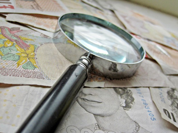 magnifying glass money-small